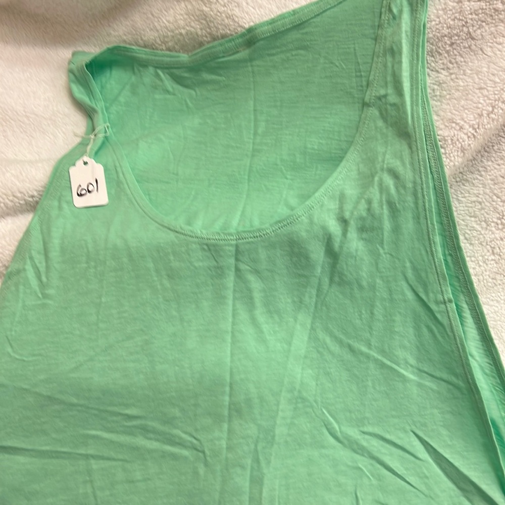 NWOT VICTORIA’S SECRET TANK SIZE L